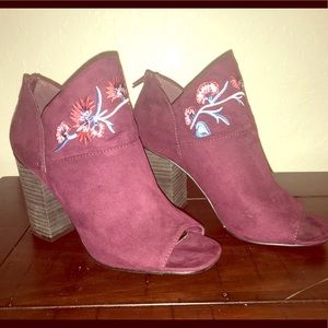 Carlos Santana heels size 7.5